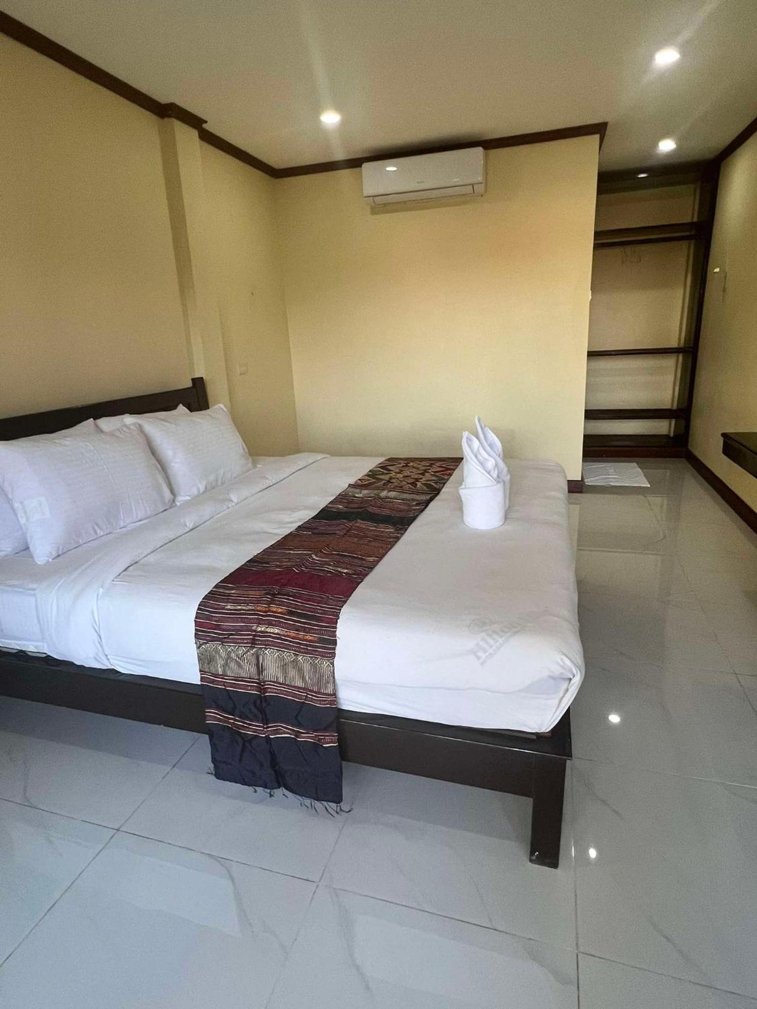 Lebijou Guesthouse - Konesavath Ban Dondét Esterno foto